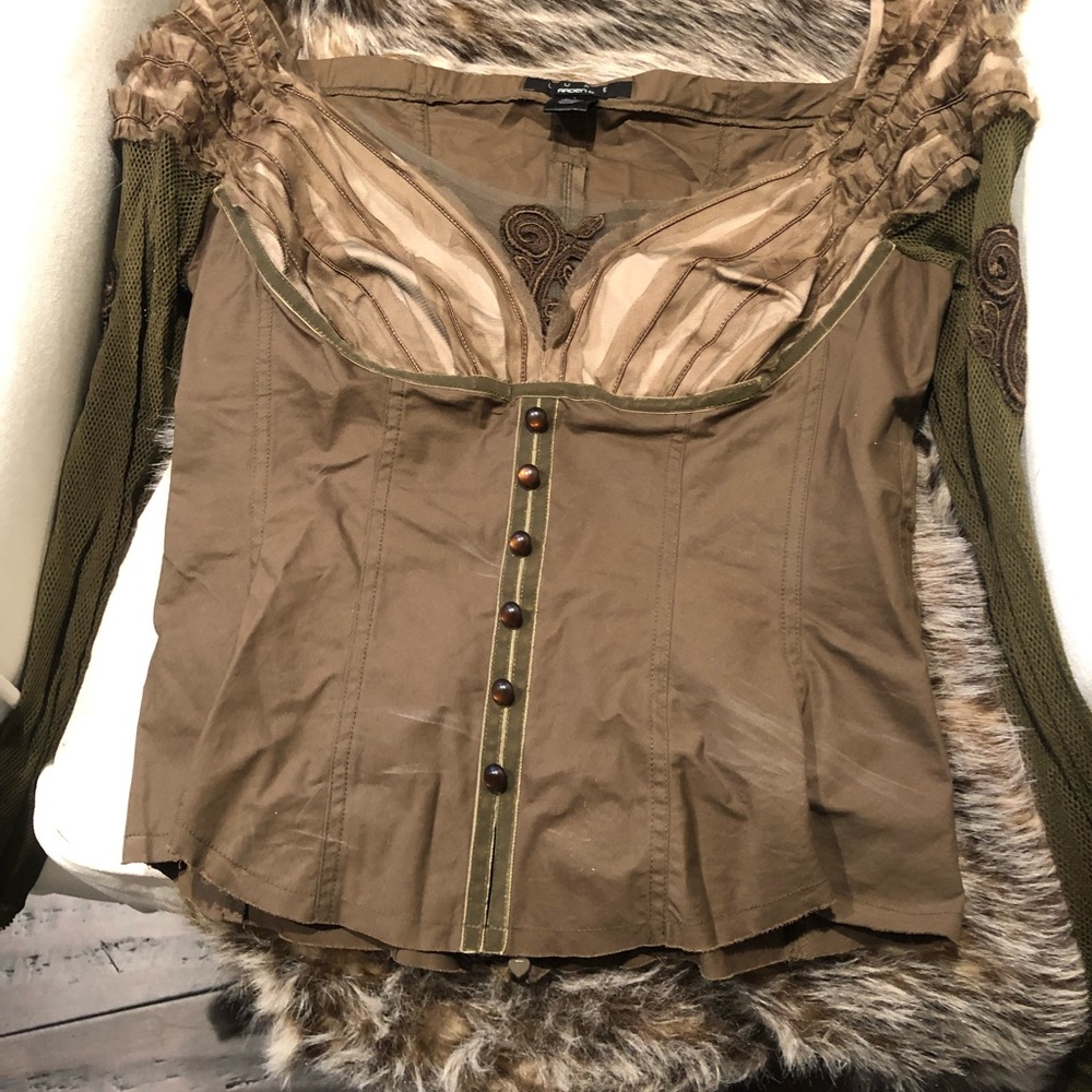 Arden B top